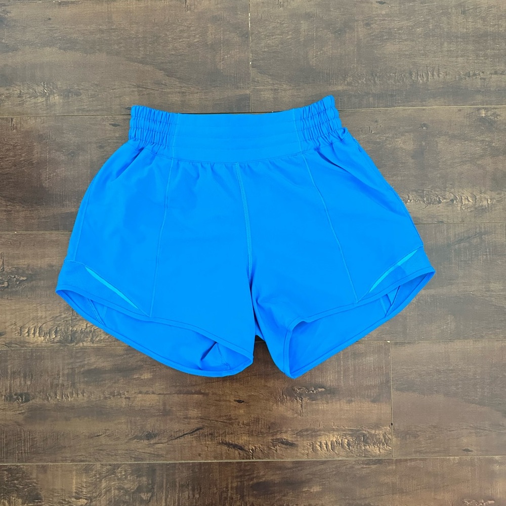 Lululemon Hotty Hot High Rise Lined Short 4” in Poolside Size 4